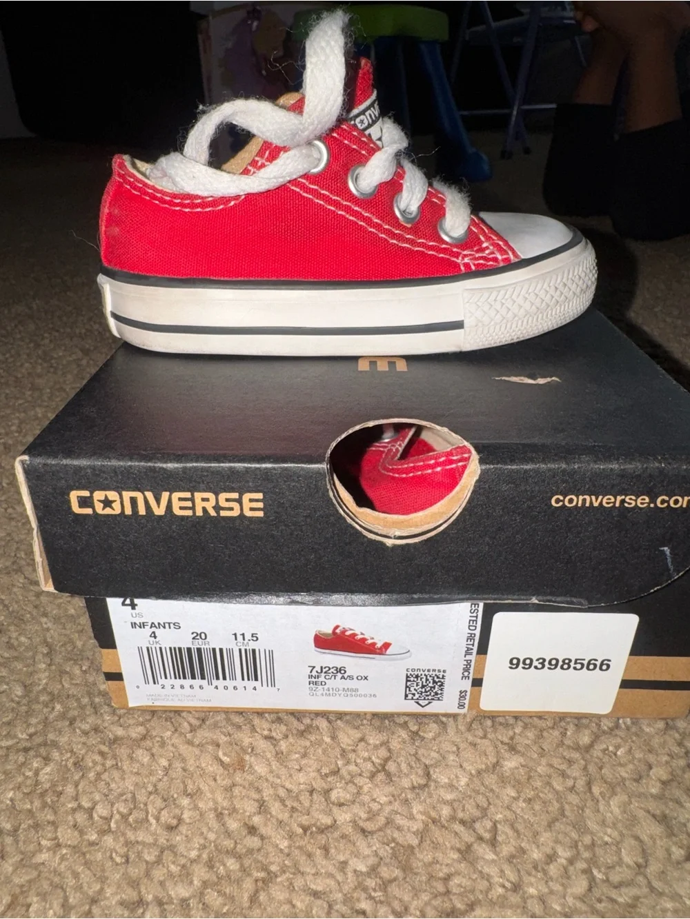 Converse bright red